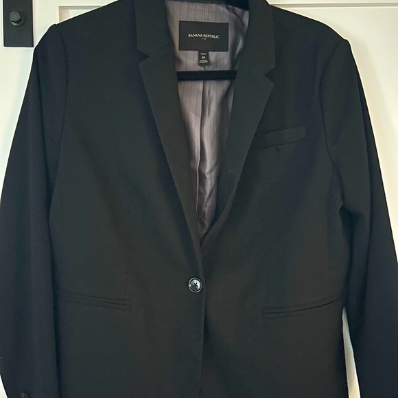 Banana Republic Classic Black Blazer - Picture 1 of 7